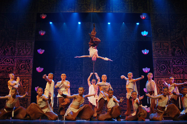 Cannes Destination cirquephenix1