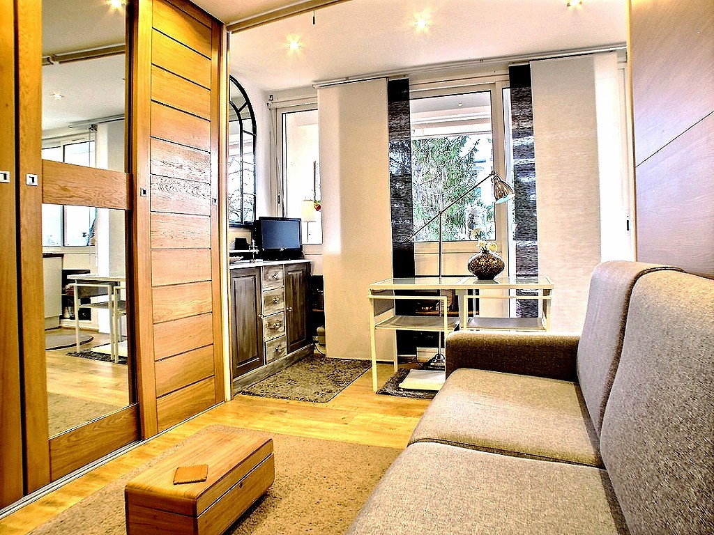 4 Salon