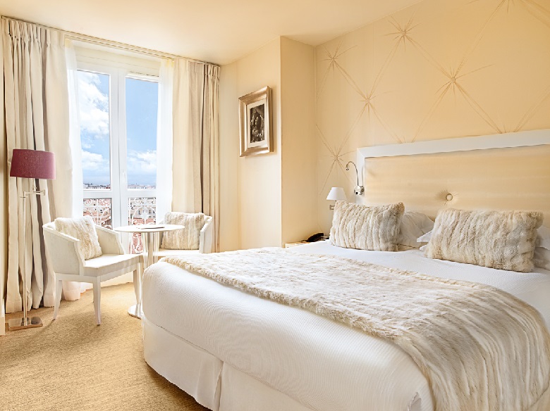 CHAMBRE CLASSIQUE HOTEL RENOIR-780x584 Groupe Boucau