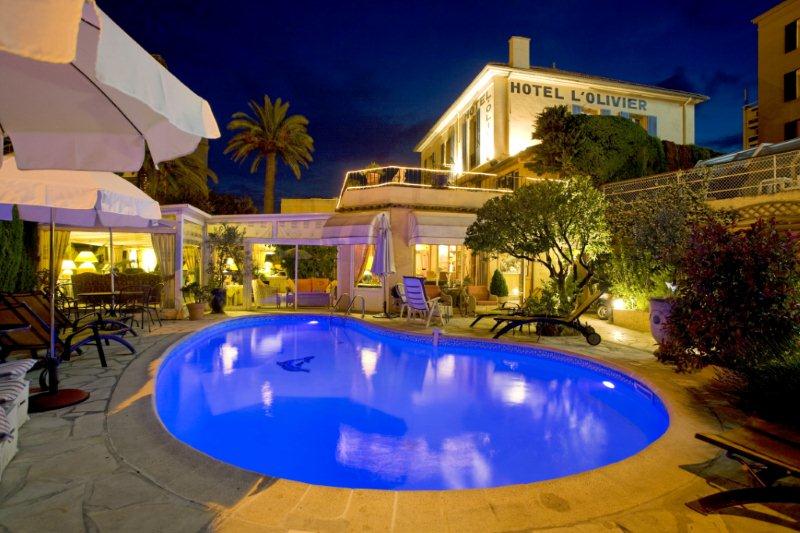 Piscine nuit hotel olivier Cannes