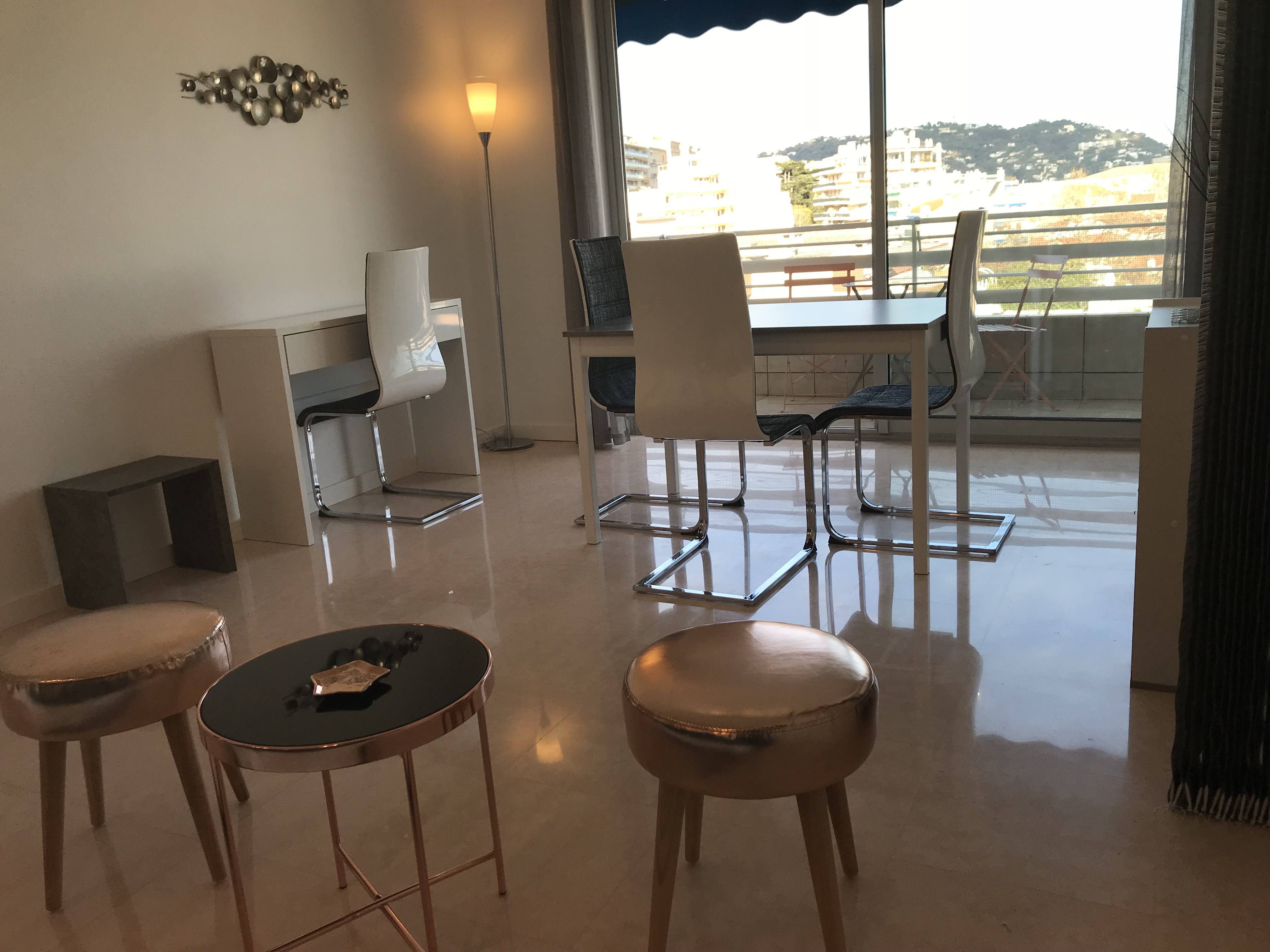 Salle à manger cuivrée