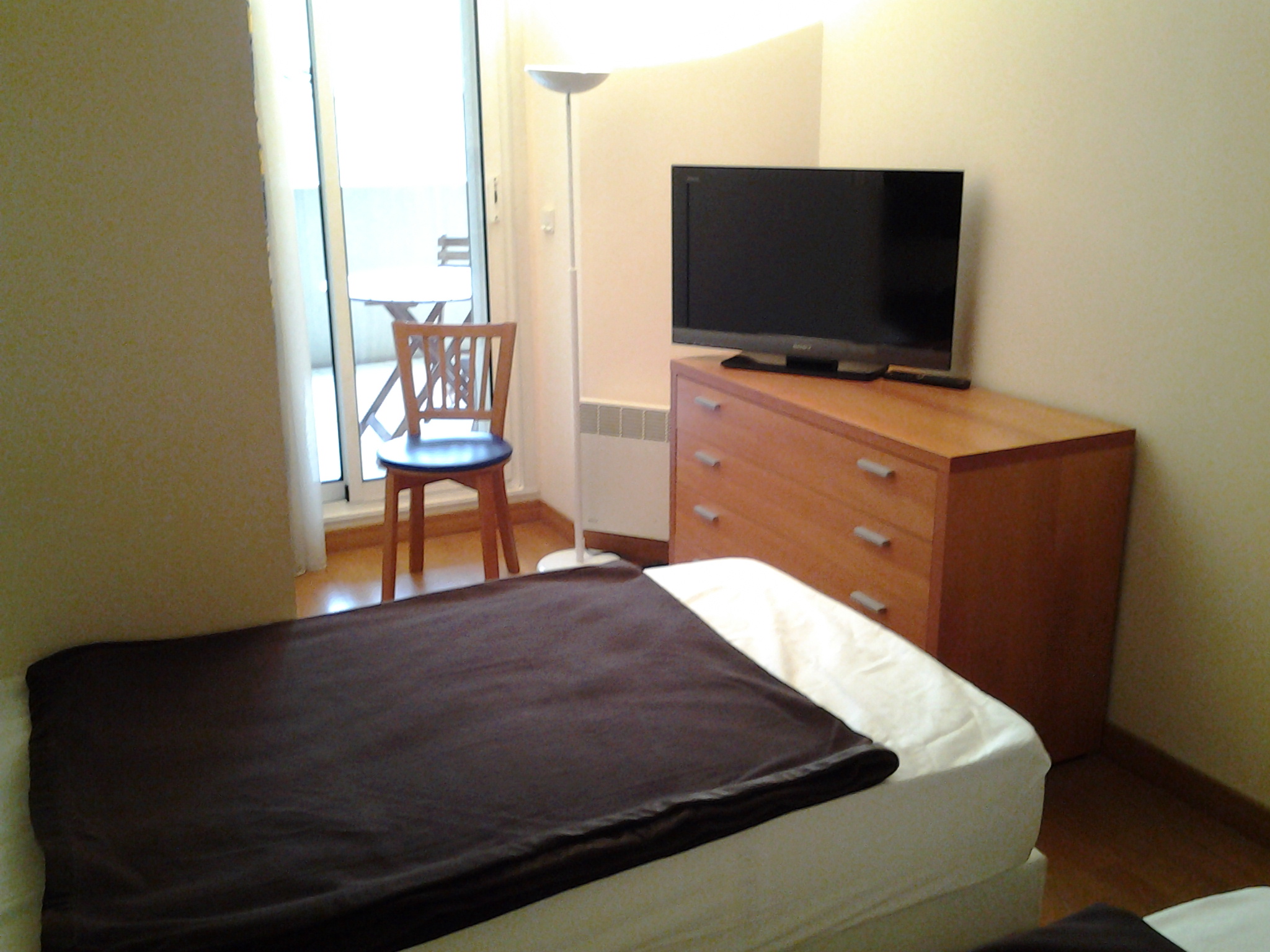 Télévision dans la chambre Téléviseur dans la chambreTelevision-dans-la-chambre.jpg