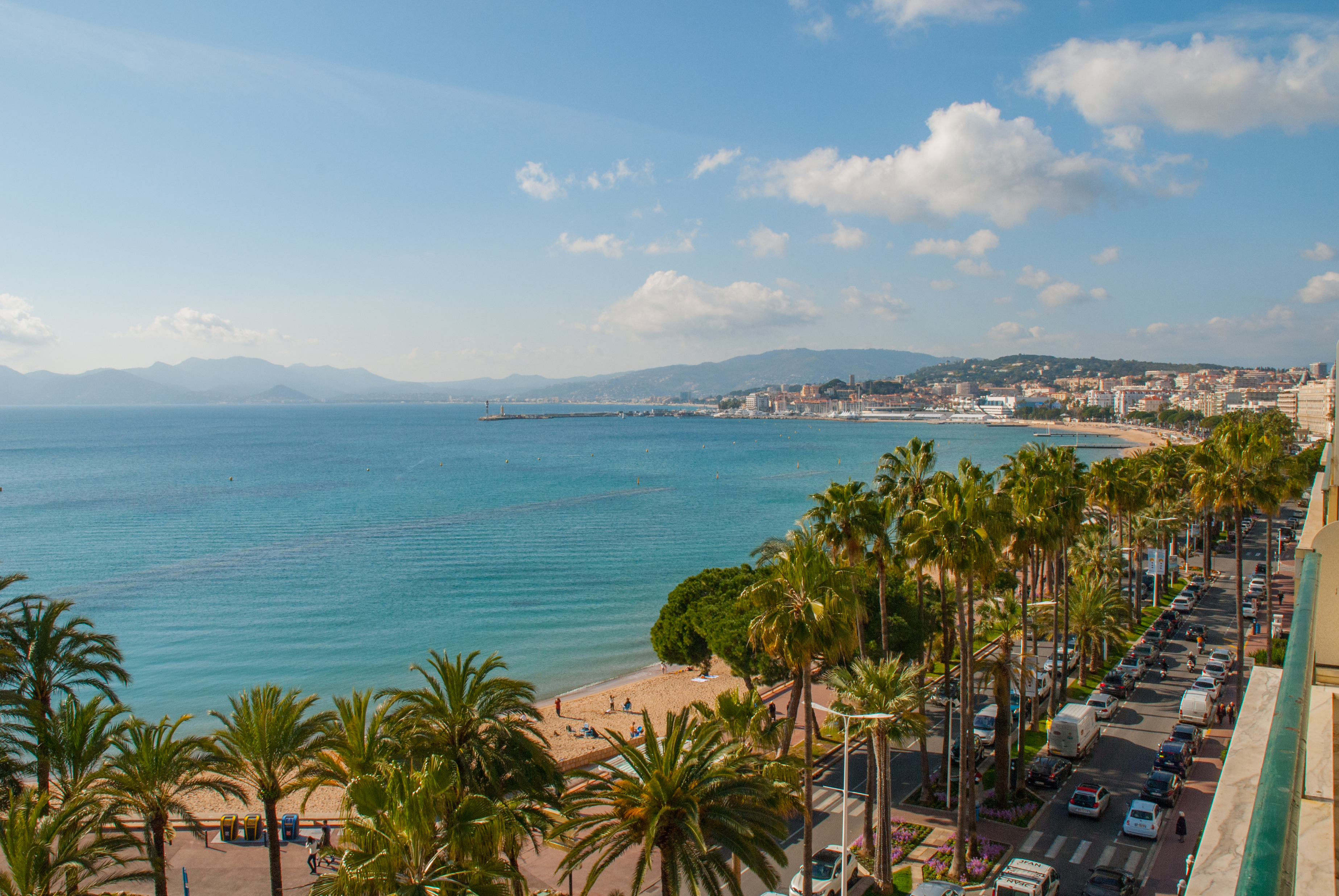 prise de vue du balcon - view of cannes bay from the balcony