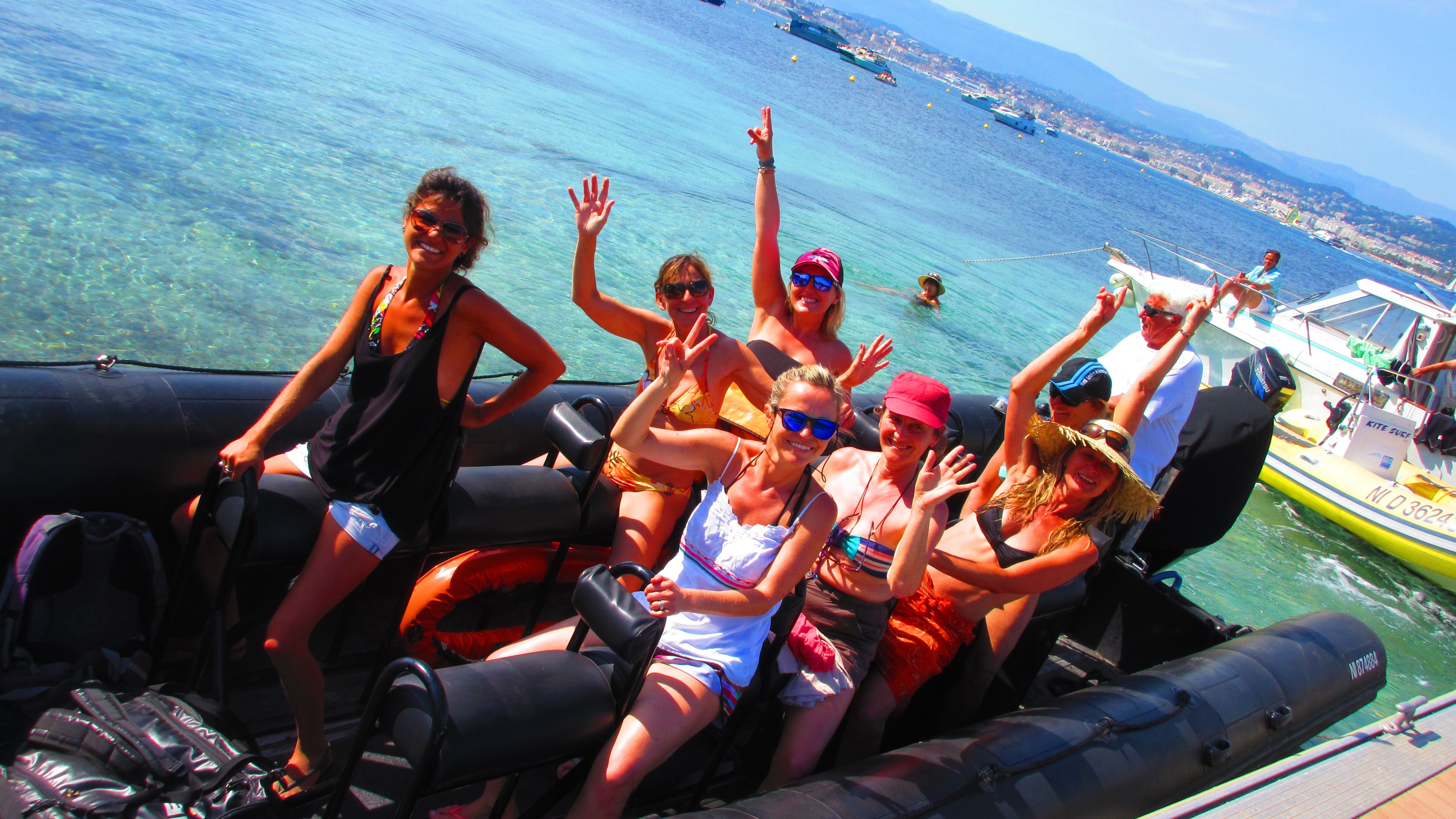 Black Tenderstaxiboat-2.jpg Black Tenderstaxiboat-2.jpg